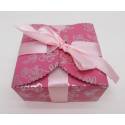 粉紅帶蝴蝶結紙盒